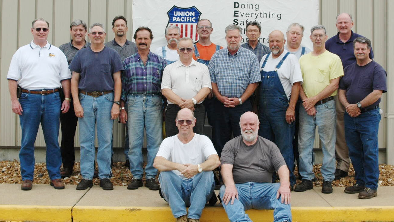 DeSoto Car Shops 2007 Retirees photo.JPG