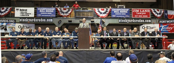 International President Tom Buffenbarger addresses members of District 776 at the strike sanction meeting in Ft. Worth, TX.