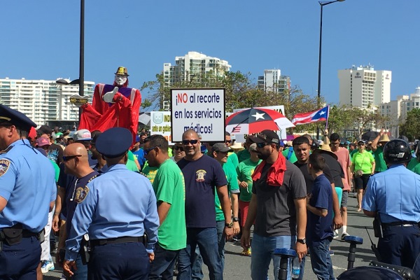 IAM Joins with Thousands to Protest Government’s Anti-Worker Labor Reforms in Puerto Rico