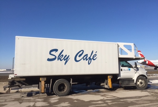 Sky Café Kitchen Staff Join IAM in Canada