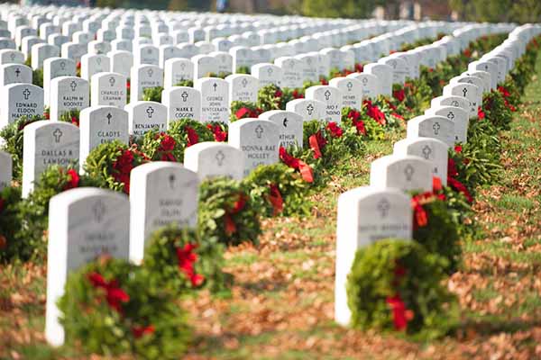 Volunteer for National Wreaths Across America Day