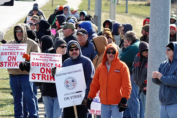 Striking Ohio Members at Gradall Get Victory in Court