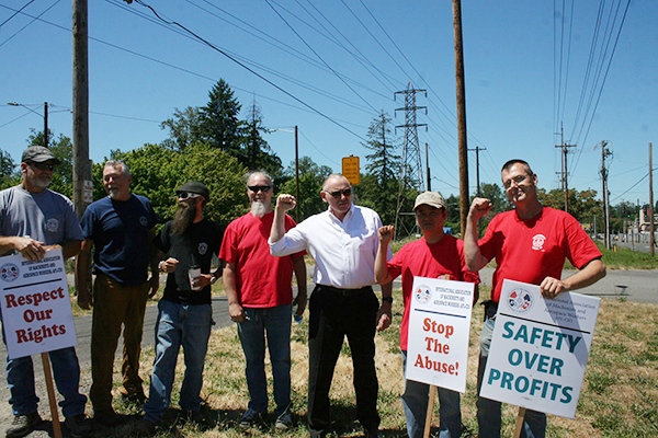 Portland Rallies to Support PCC Welders