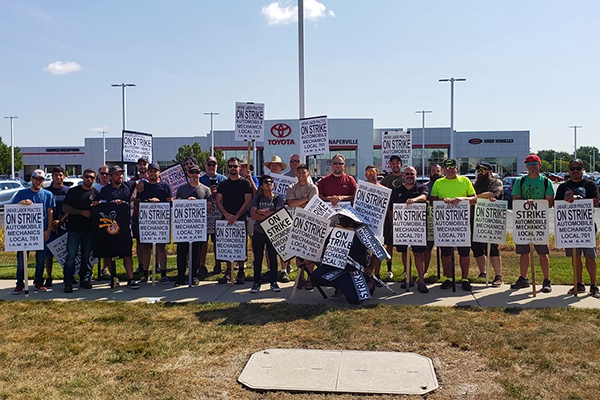 Local 701 Mechanics Return to Work After 8 Week Strike