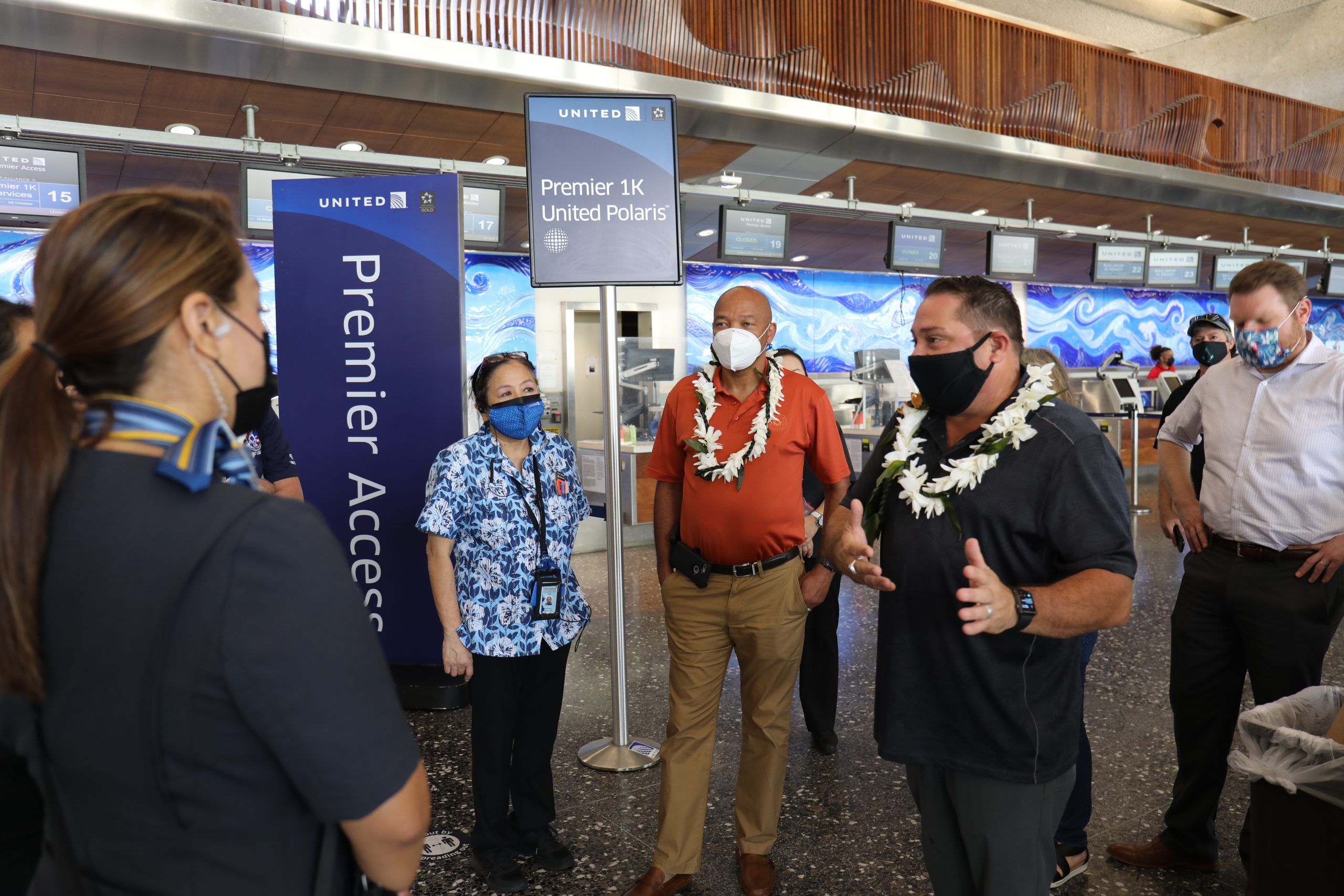 IAM Transportation Leaders Meet with Members at Honolulu Airport