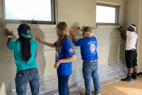 Minnesota Local 623 H.E.L.P.S. Community Hub Increase Pantry Capacity, Recruits New Activists