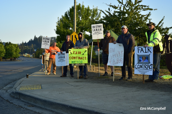 Global Union Shows International Solidarity to Striking District W24 Members at Weyerhaeuser