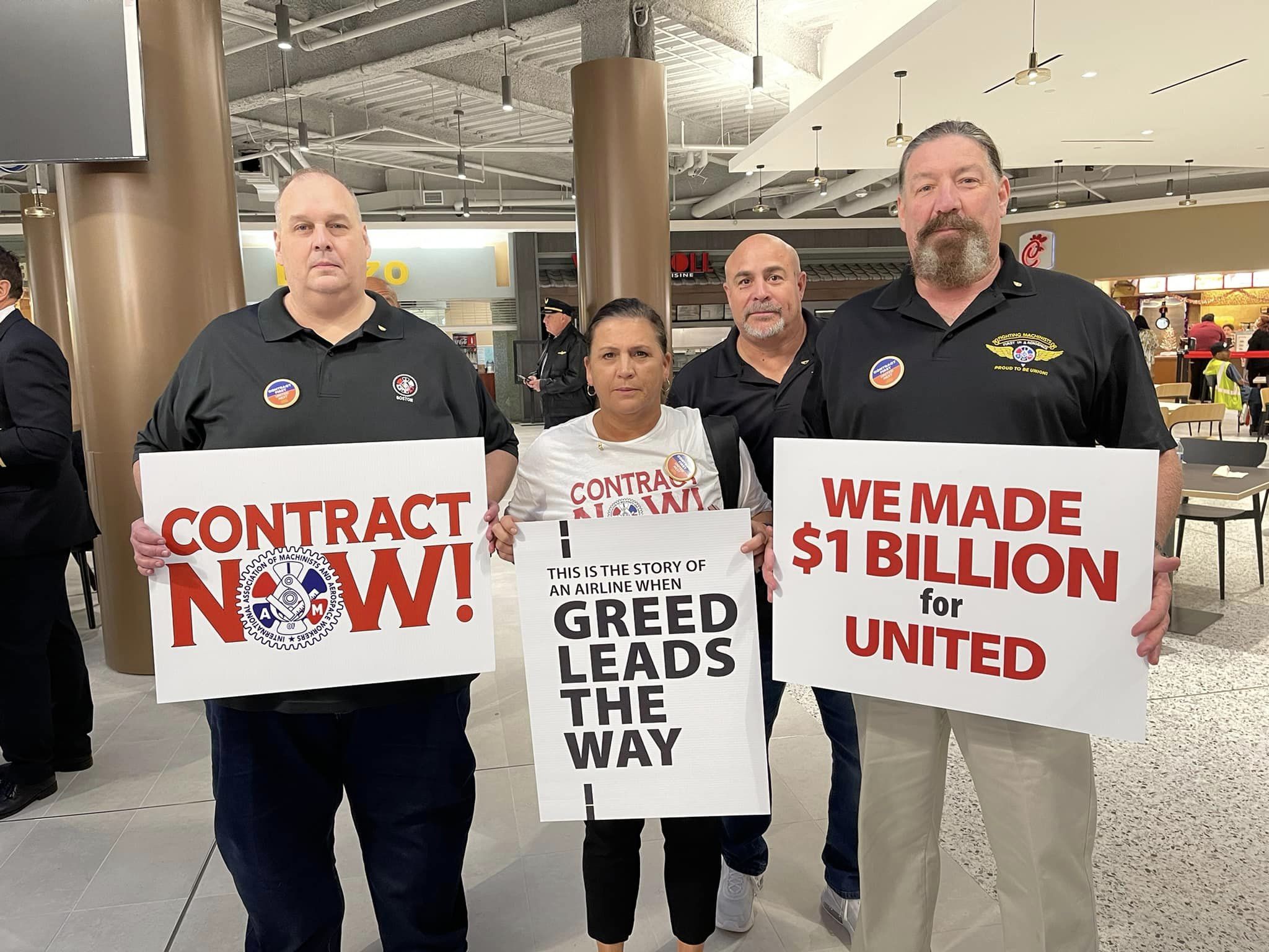 Machinists Union Stands in Solidarity with United Airlines Pilots
