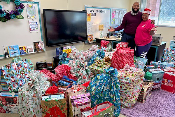 IAM Victory Lodge 1725 Members Give the Children at the Renaissance West STEAM Academy a Christmas to Remember