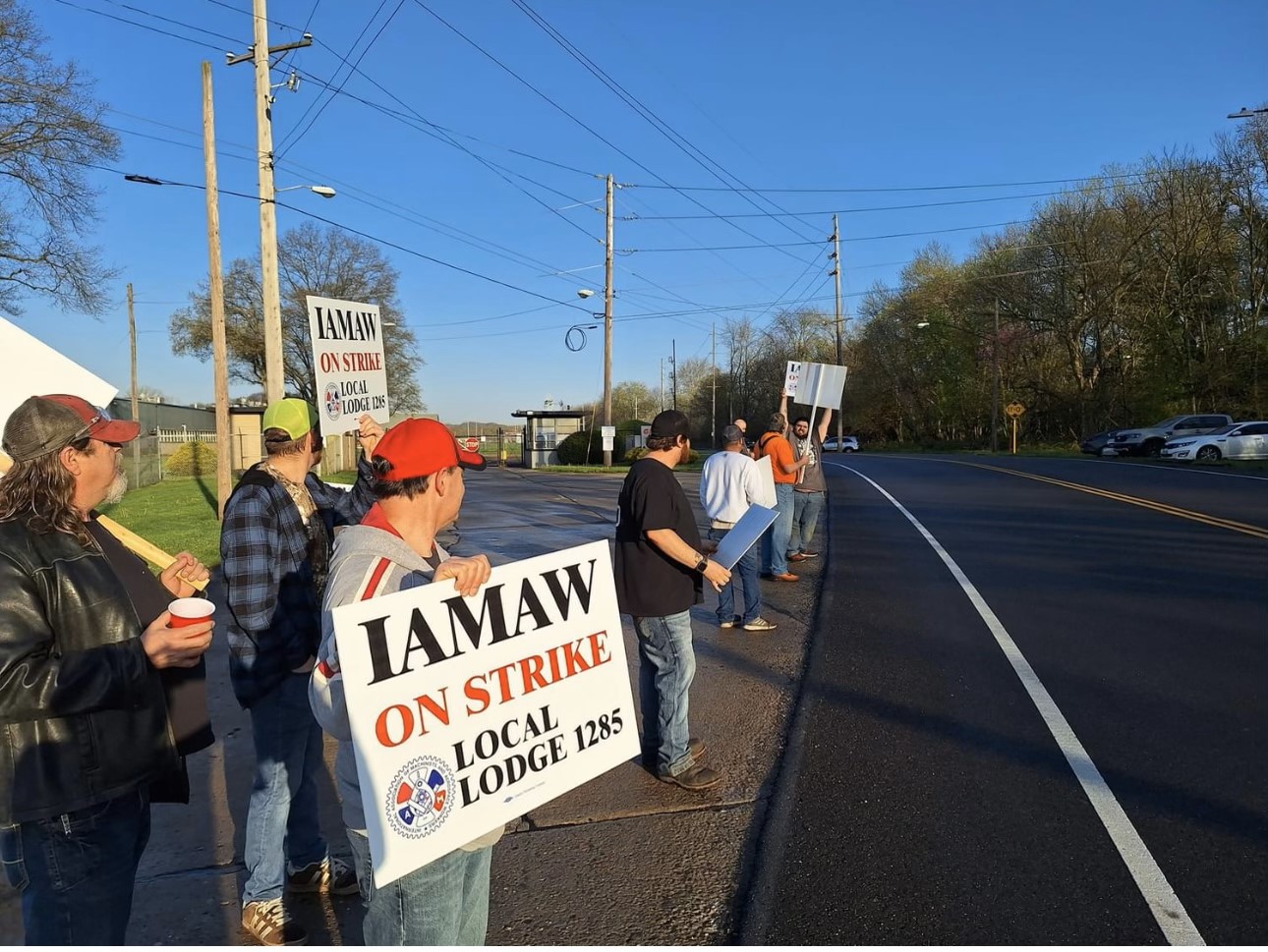Ohio IAM Local 1285 Members on Strike for Fair Contract at Gradall Industries
