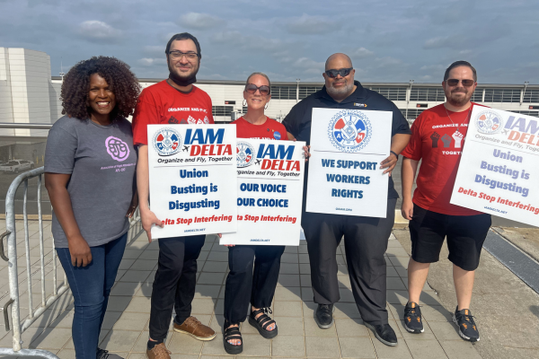 Delta Workers Rally at Detroit Metro/ Congresswoman Backs Union Campaign