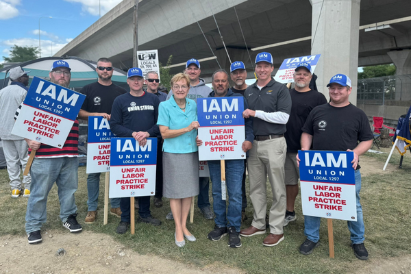 Striking IAM Union Members at Toledo’s Libbey Glass Get Support from Congresswoman Kaptur