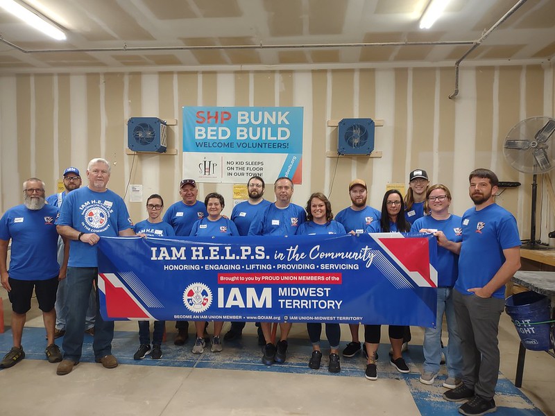 IAM District 9 Members Work to Ensure No Child Sleeps on the Floor