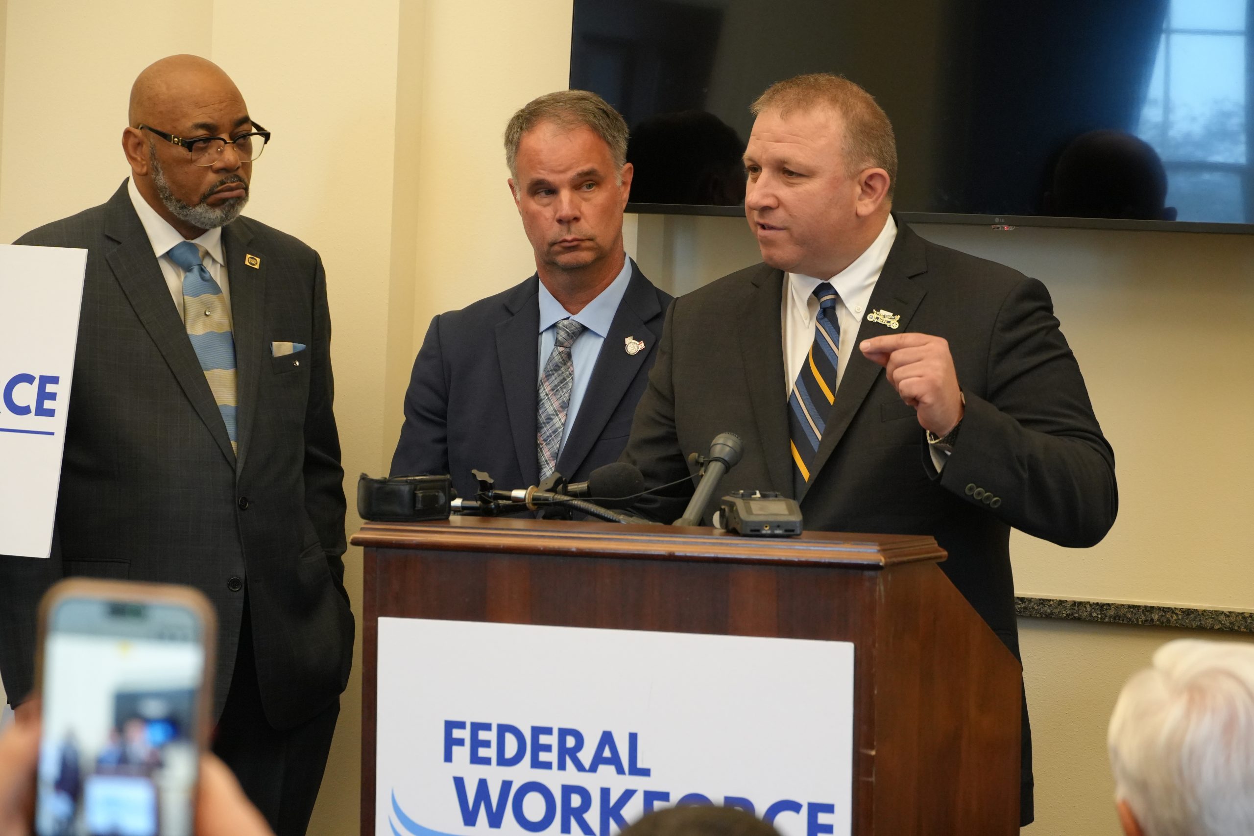 NFFE-IAM President Randy Erwin Joins Federal Workforce Caucus to Push for Civil Service Pay Raise, Oppose Pay Freeze
